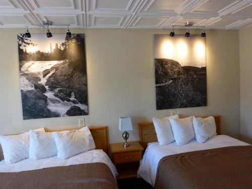 Catalina Motel image 25